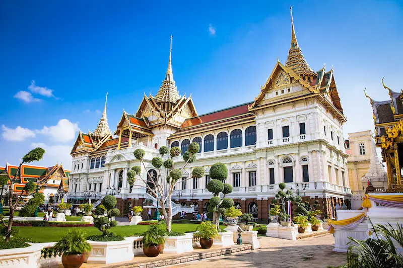 Thai seafood showing the Thai royal palace