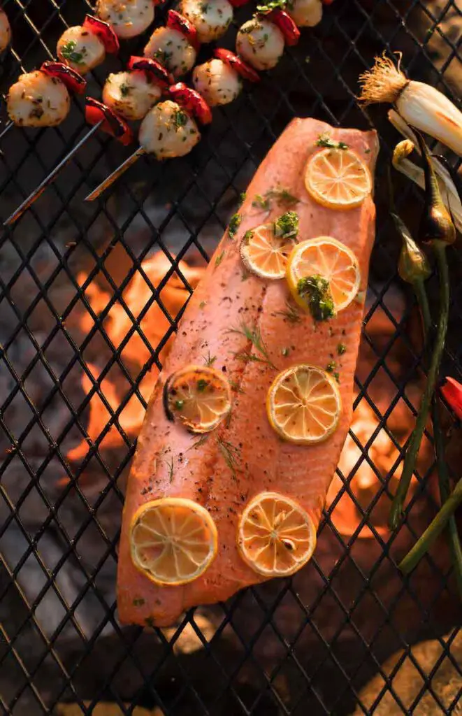 Sockeye salmon facts, sockeye on grill with lemons