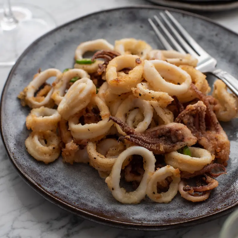 Calamari recipe, picture of fried calamari rings.